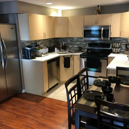 Cozy And Modern 3 Bedroom In Central Location! Victoria Exterior photo