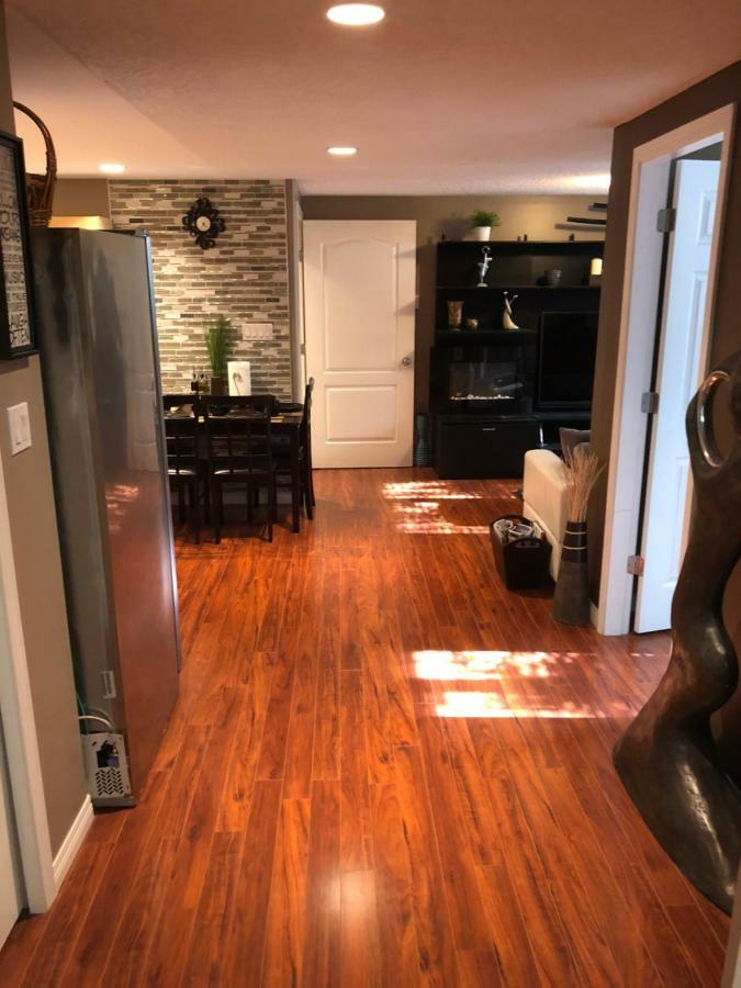 Cozy And Modern 3 Bedroom In Location! Holiday home